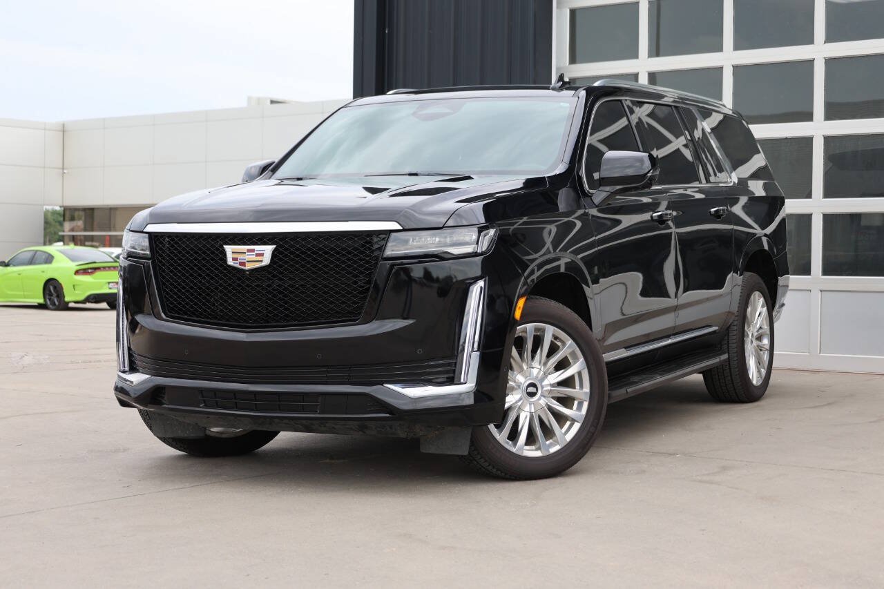 Used 2023 Cadillac Escalade ESV Premium Luxury AWD/4WD image 3