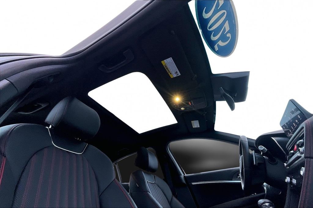 Used 2025 Genesis G70 2.5T w/ Sport Prestige Package image 26