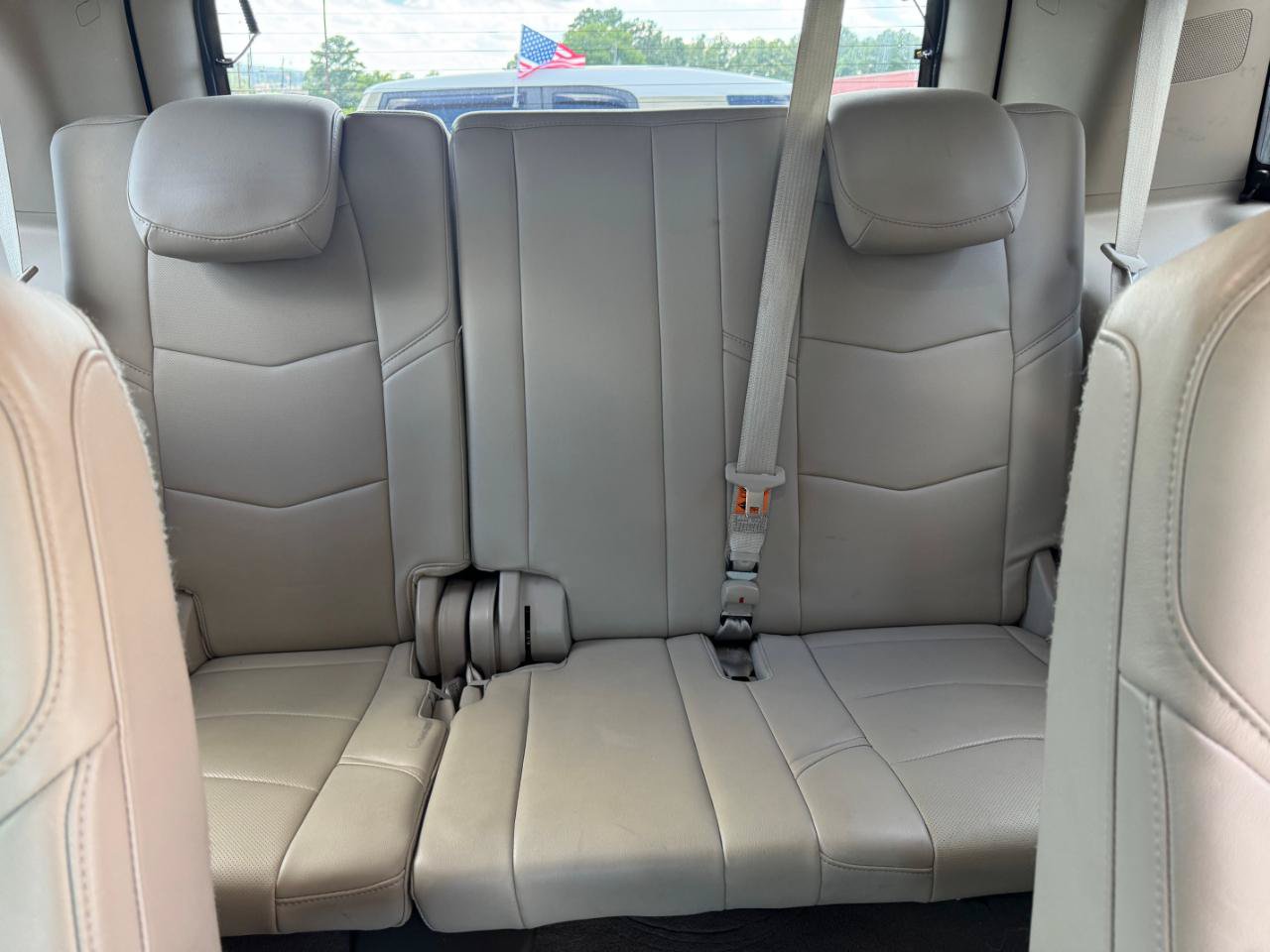Used 2016 Cadillac Escalade Luxury AWD/4WD image 13