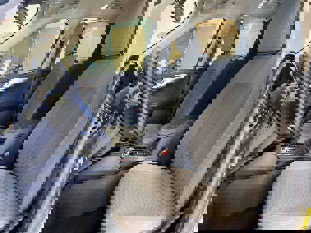 Used 2020 Ford Escape SE image 11