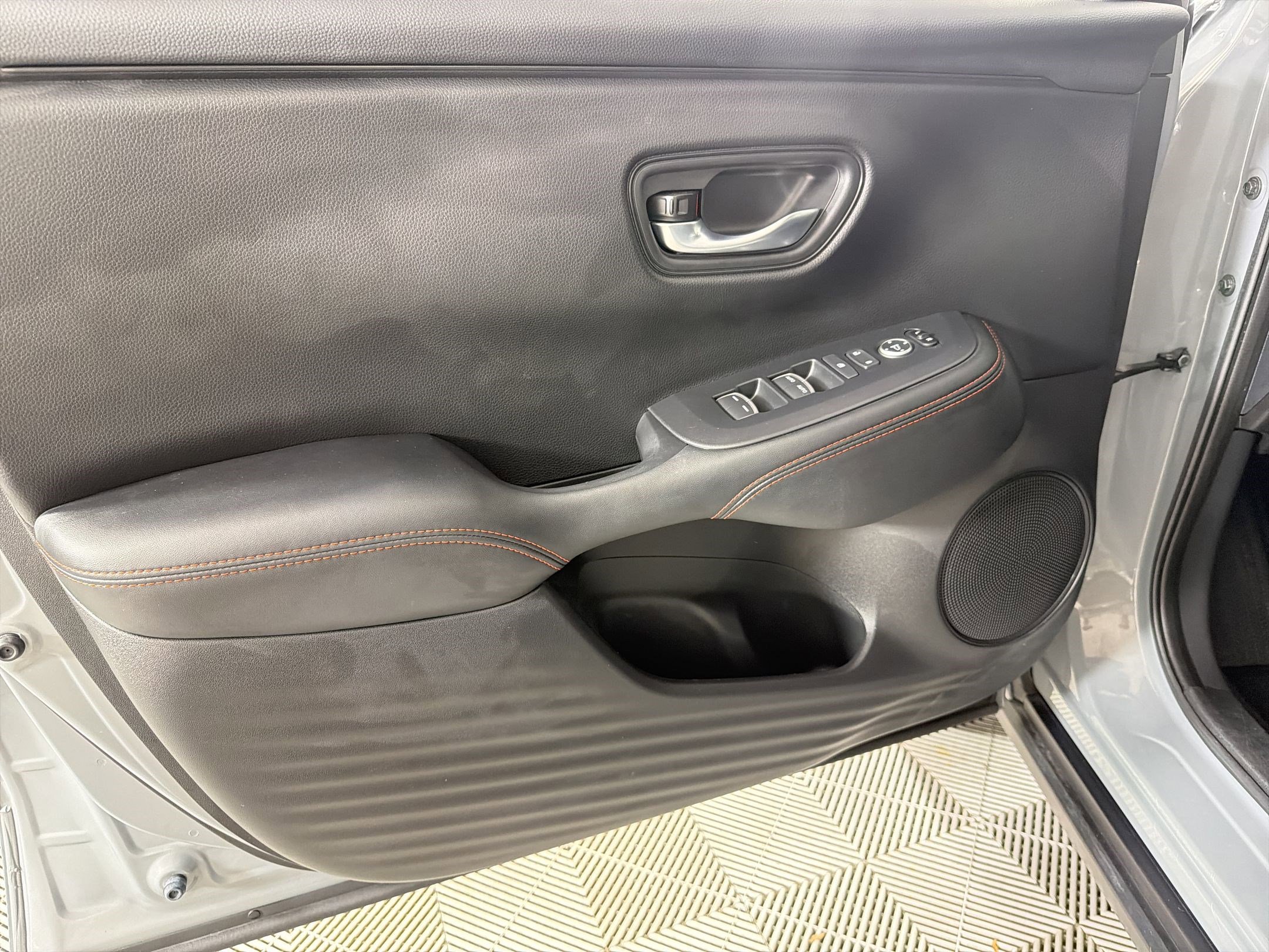 Certified 2025 Honda HR-V Sport image 13