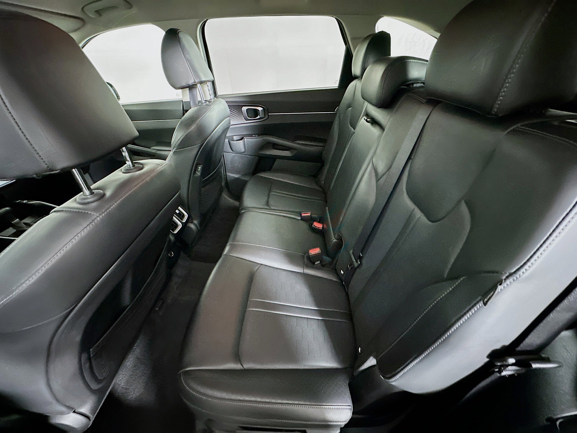 Used 2024 Kia Sorento S image 28