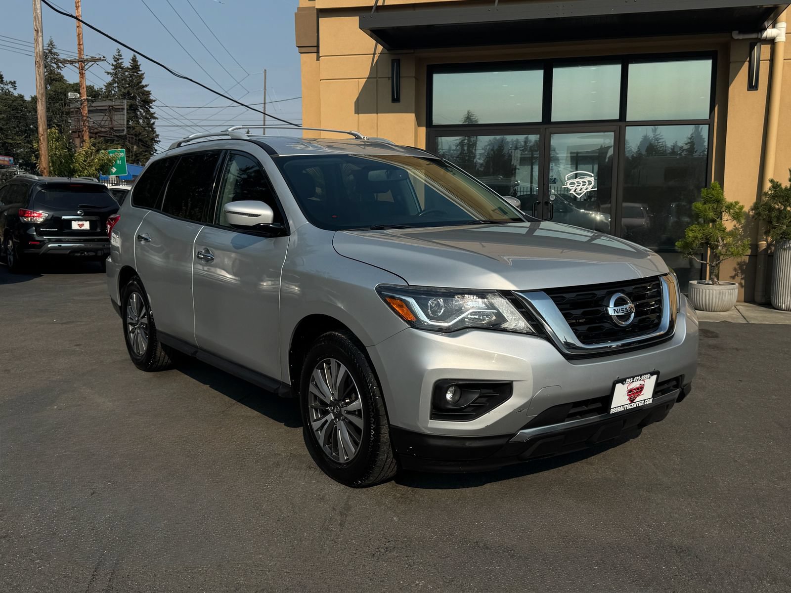 Used 2017 Nissan Pathfinder SV