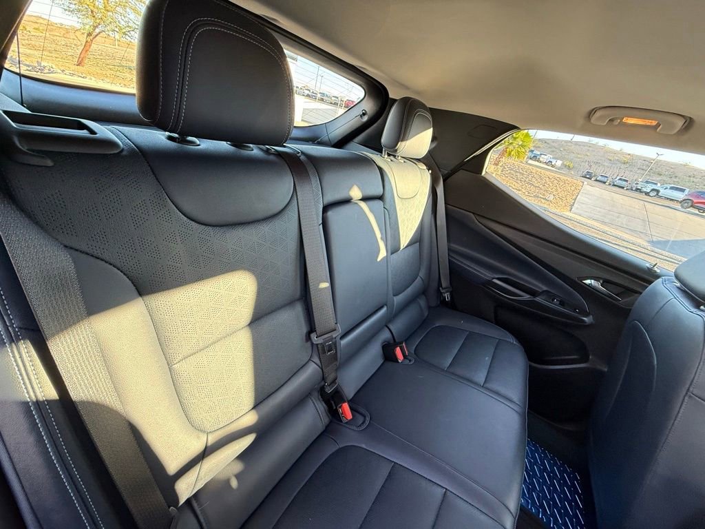 Certified 2022 Chevrolet Bolt EUV Premier w/ Sun & Sound Package image 18