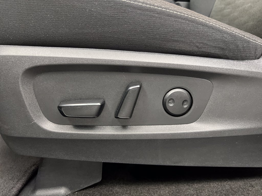 Used 2024 Nissan Pathfinder SV FWD image 13