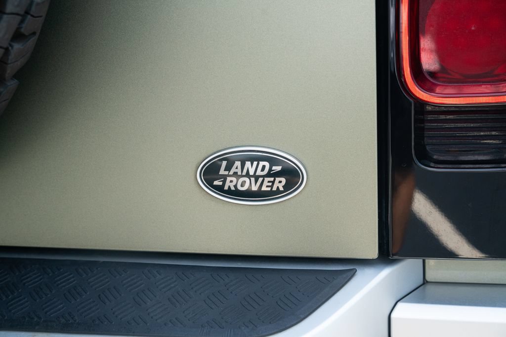 Used 2020 Land Rover Defender 110 SE AWD/4WD image 15