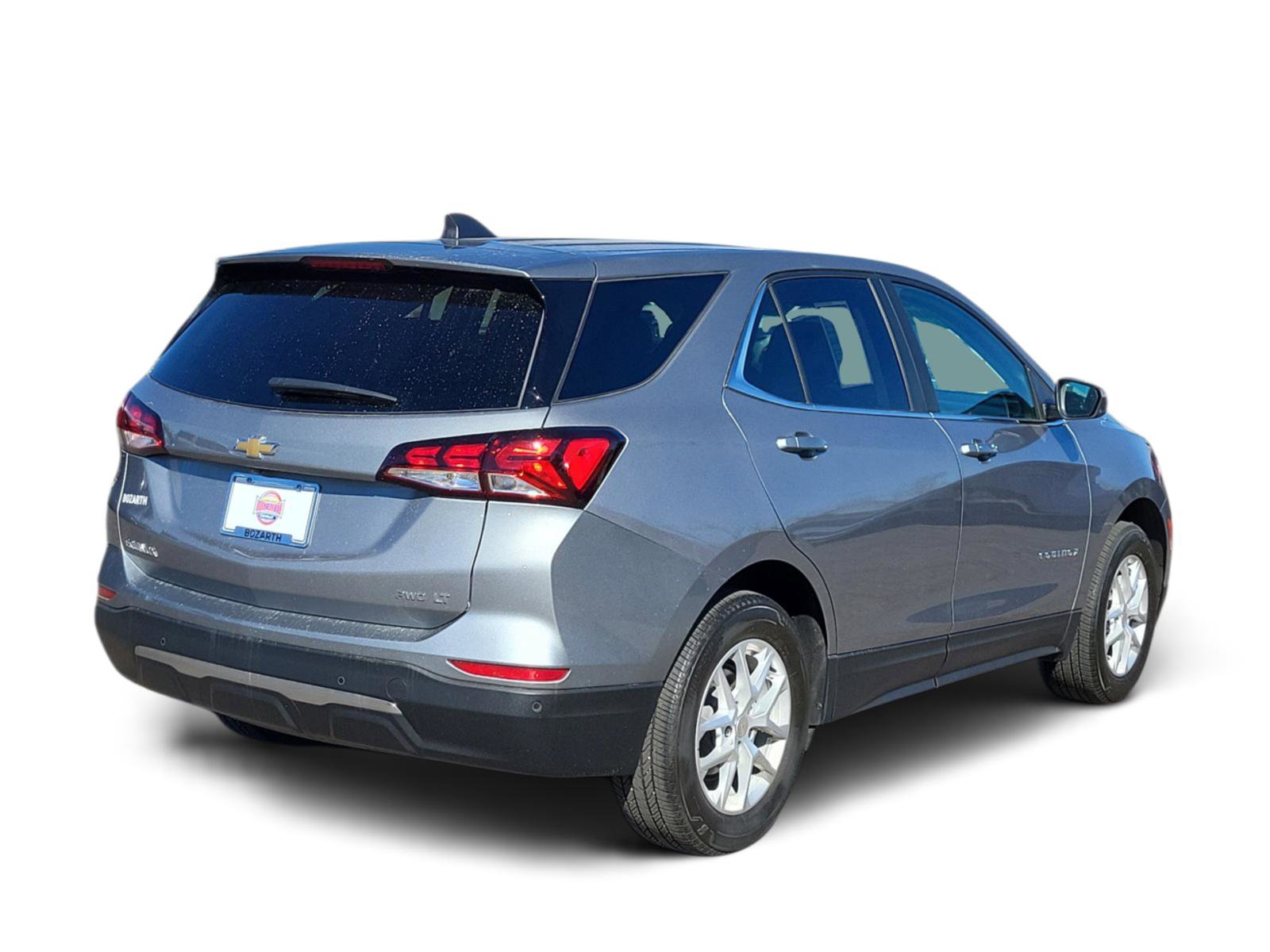 Used 2023 Chevrolet Equinox LT image 3