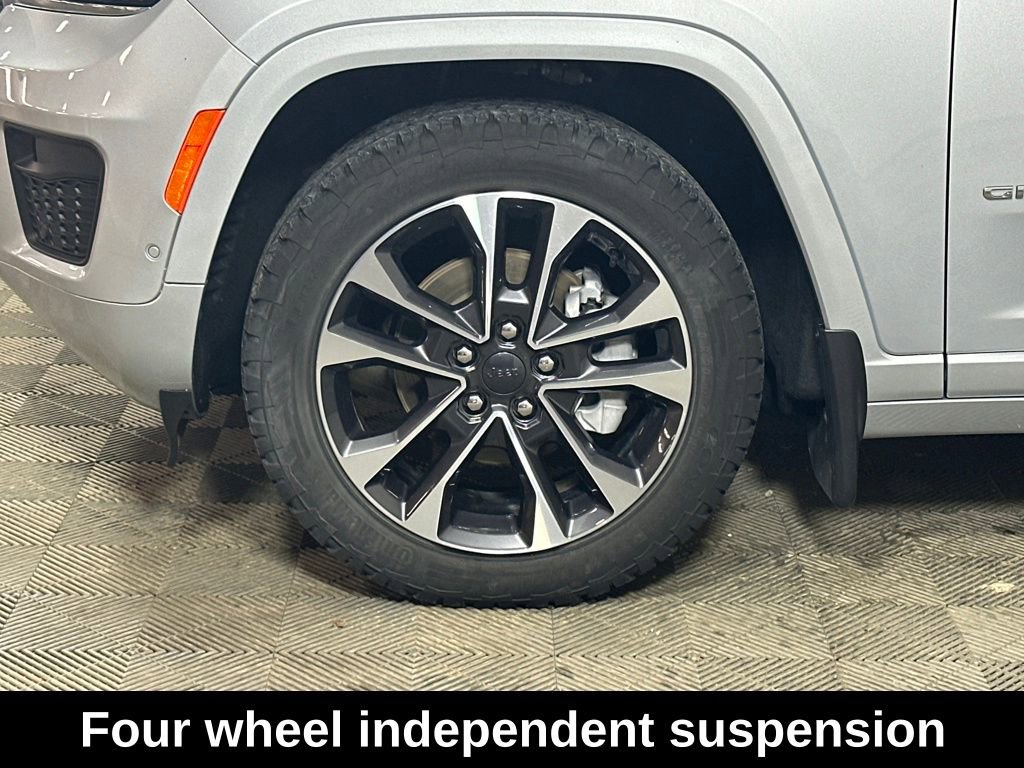 Used 2023 Jeep Grand Cherokee Overland w/ Luxury Tech Group IV image 12