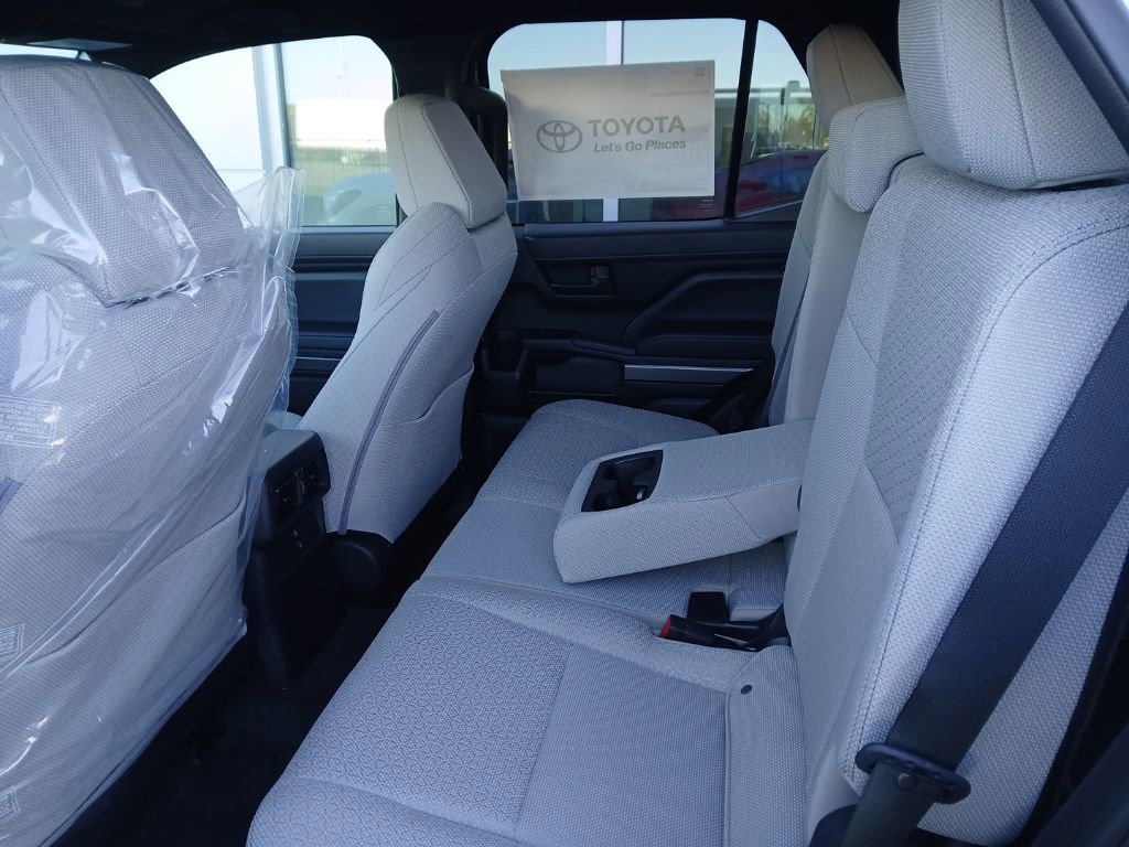 New 2025 Toyota 4Runner SR5 image 7