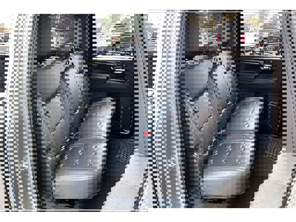 Used 2025 Chevrolet Silverado 3500 LTZ image 29