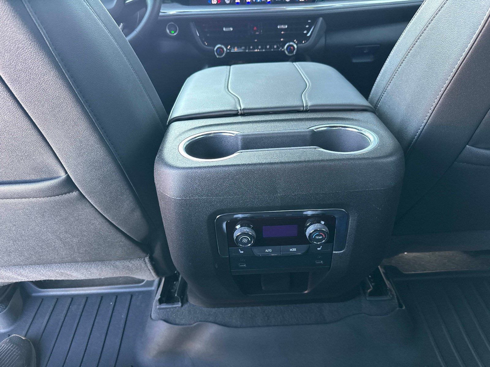 Used 2026 Chevrolet Tahoe LT w/ Comfort Package AWD/4WD image 17