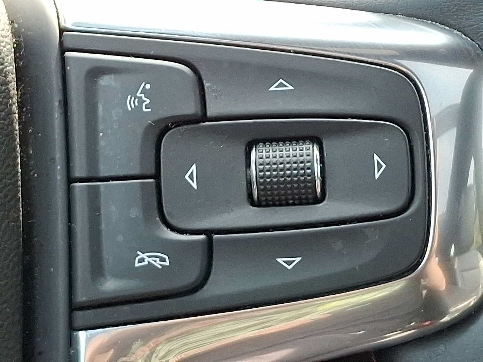Used 2024 Chevrolet Blazer RS w/ Driver Confidence II Package AWD/4WD image 23