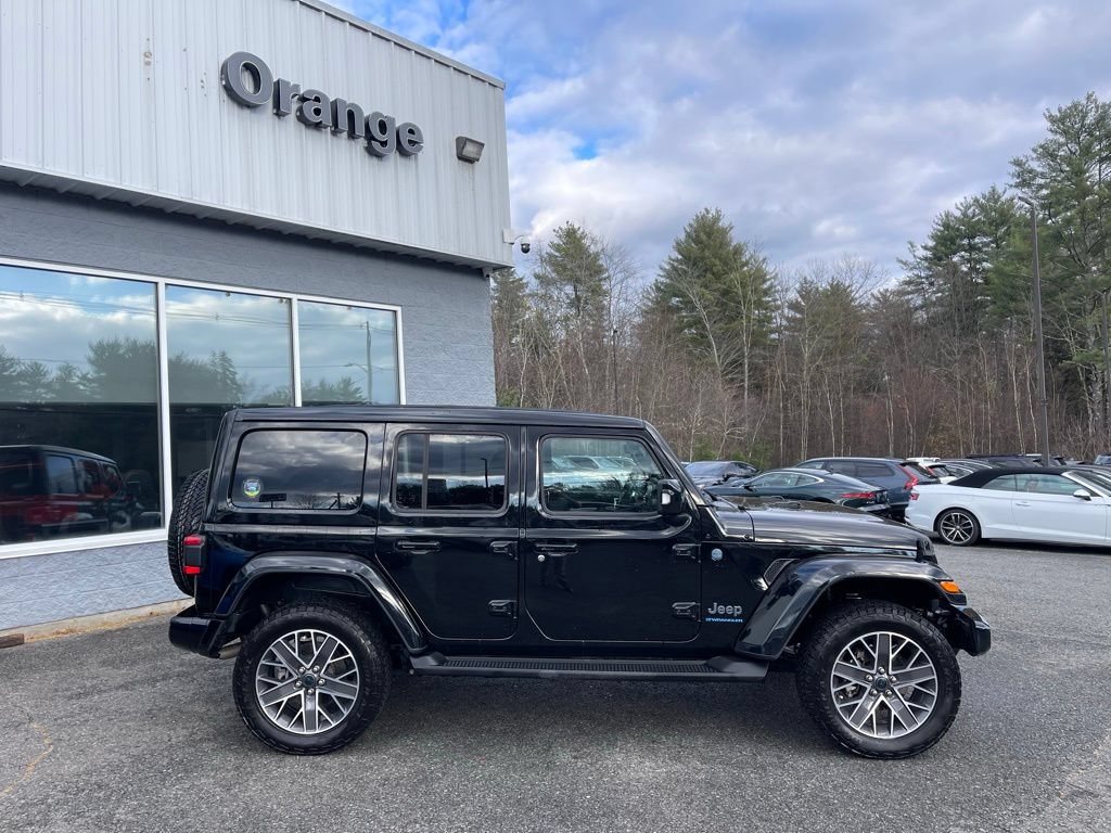 Used 2024 Jeep Wrangler High Altitude AWD/4WD image 7