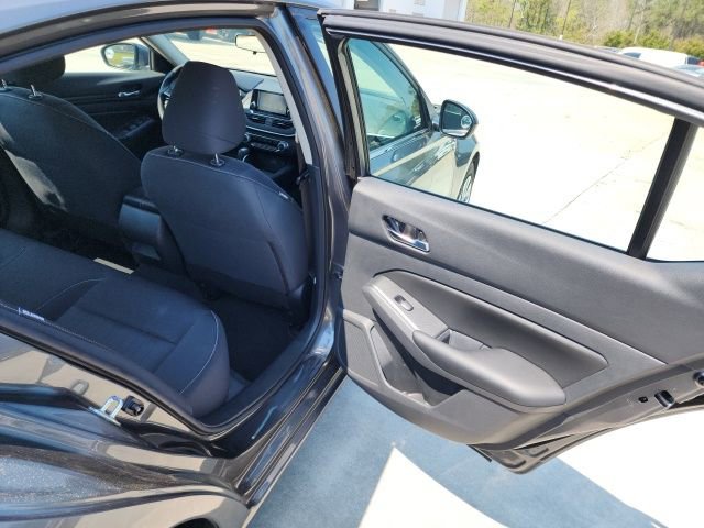 Used 2022 Nissan Altima 2.5 S image 9