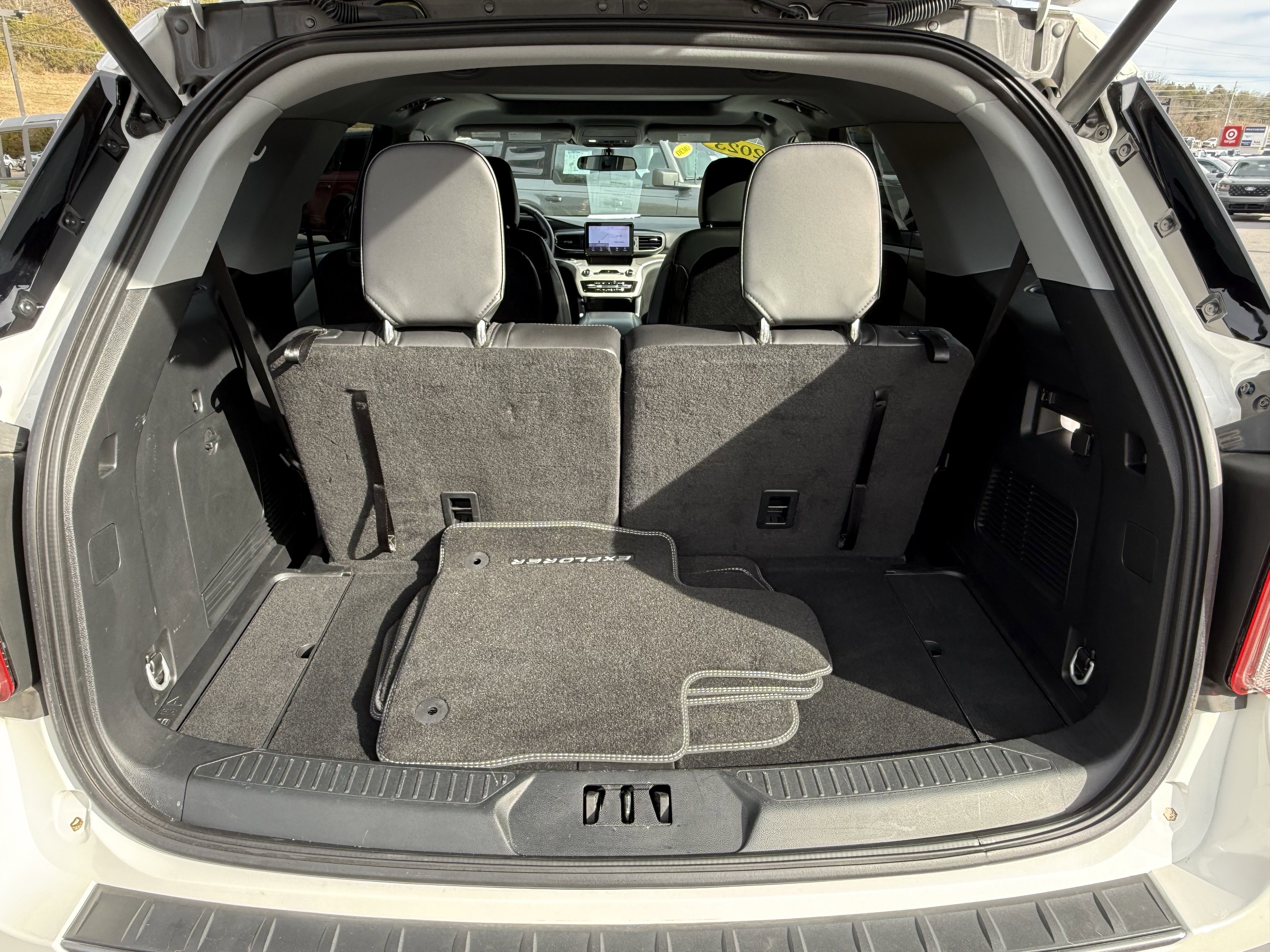 Used 2023 Ford Explorer XLT w/ Equipment Group 202A image 13