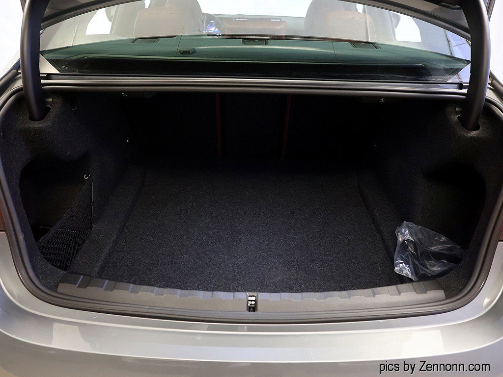 Certified 2025 BMW 330i xDrive Sedan image 30