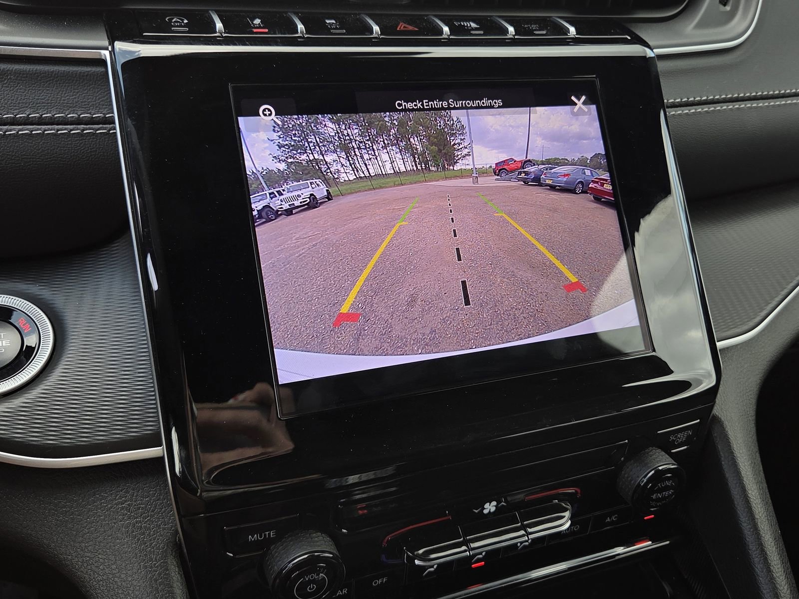 New 2025 Jeep Grand Cherokee Laredo image 26