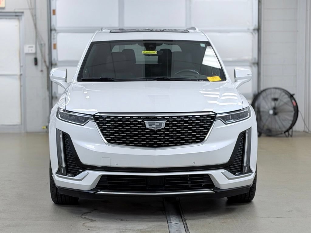 Used 2021 Cadillac XT6 Premium Luxury AWD/4WD image 2