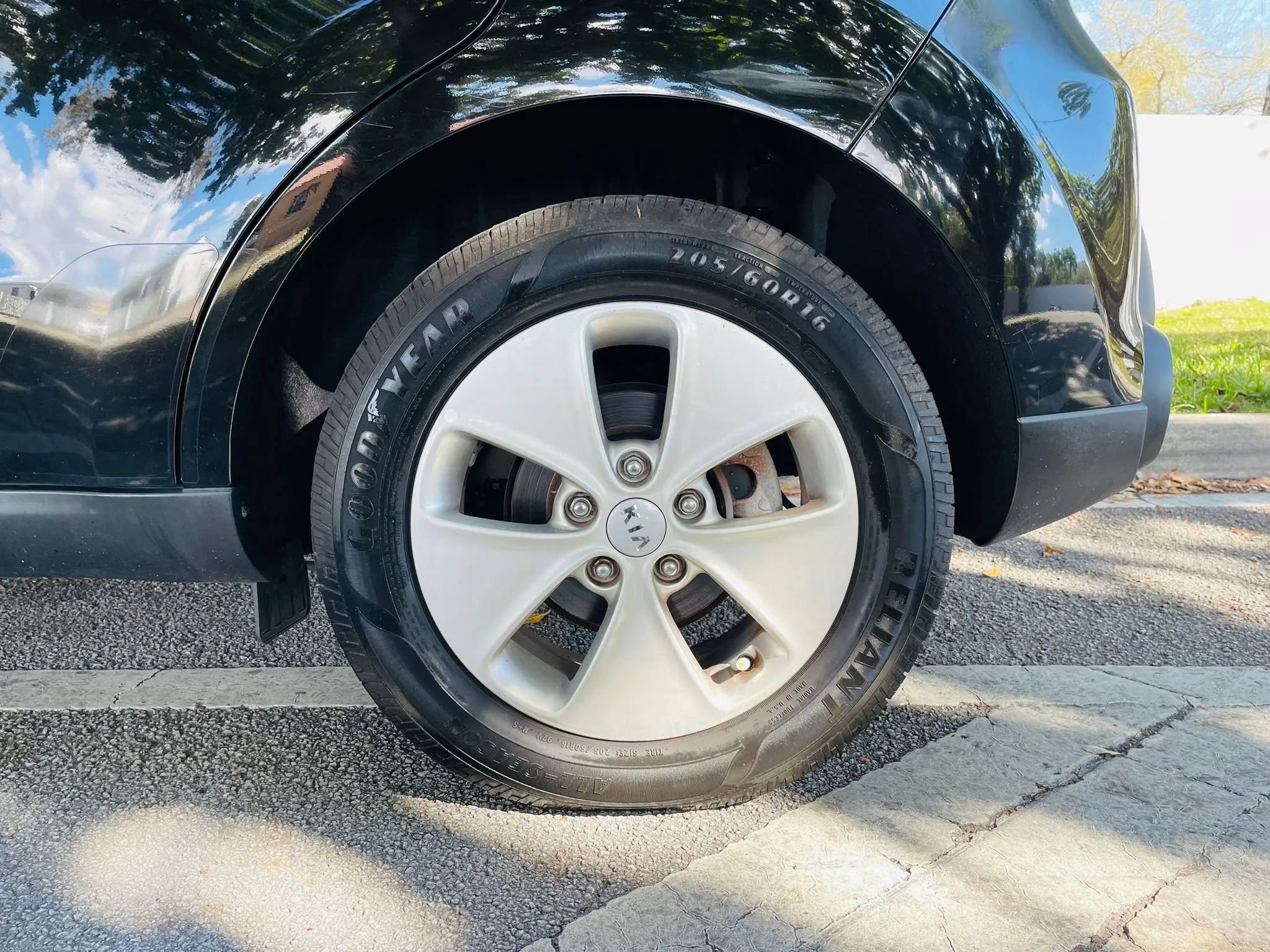 Used 2015 Kia Soul FWD image 13