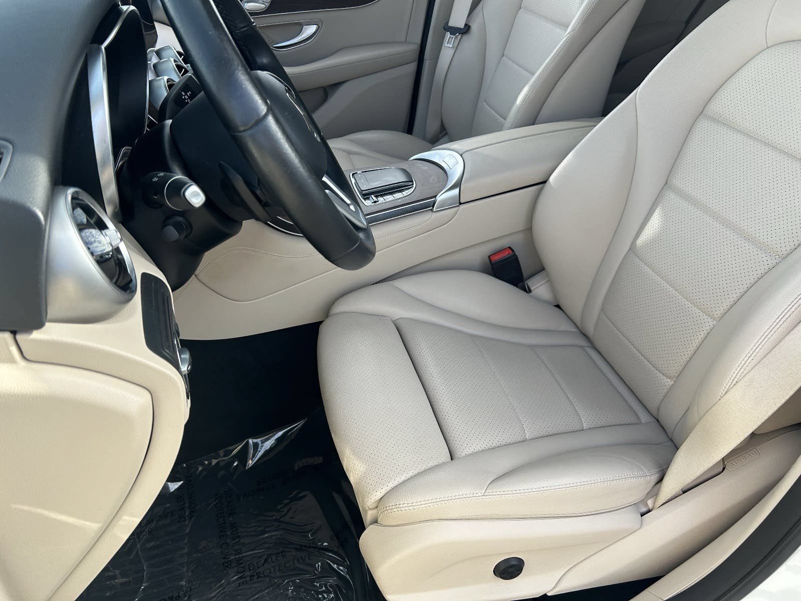 Used 2021 Mercedes-Benz GLC 300 image 23