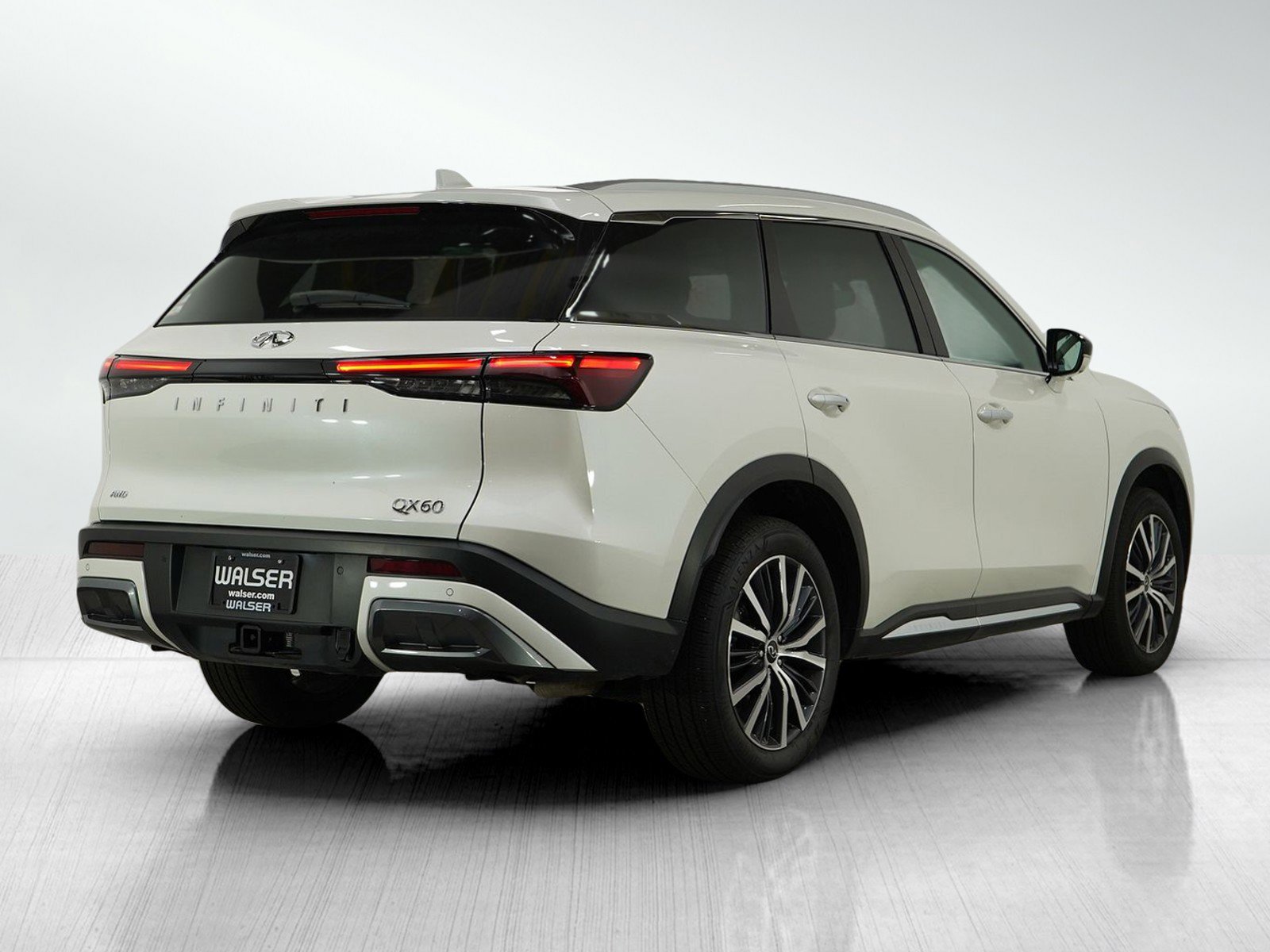 Used 2024 INFINITI QX60 Sensory image 6