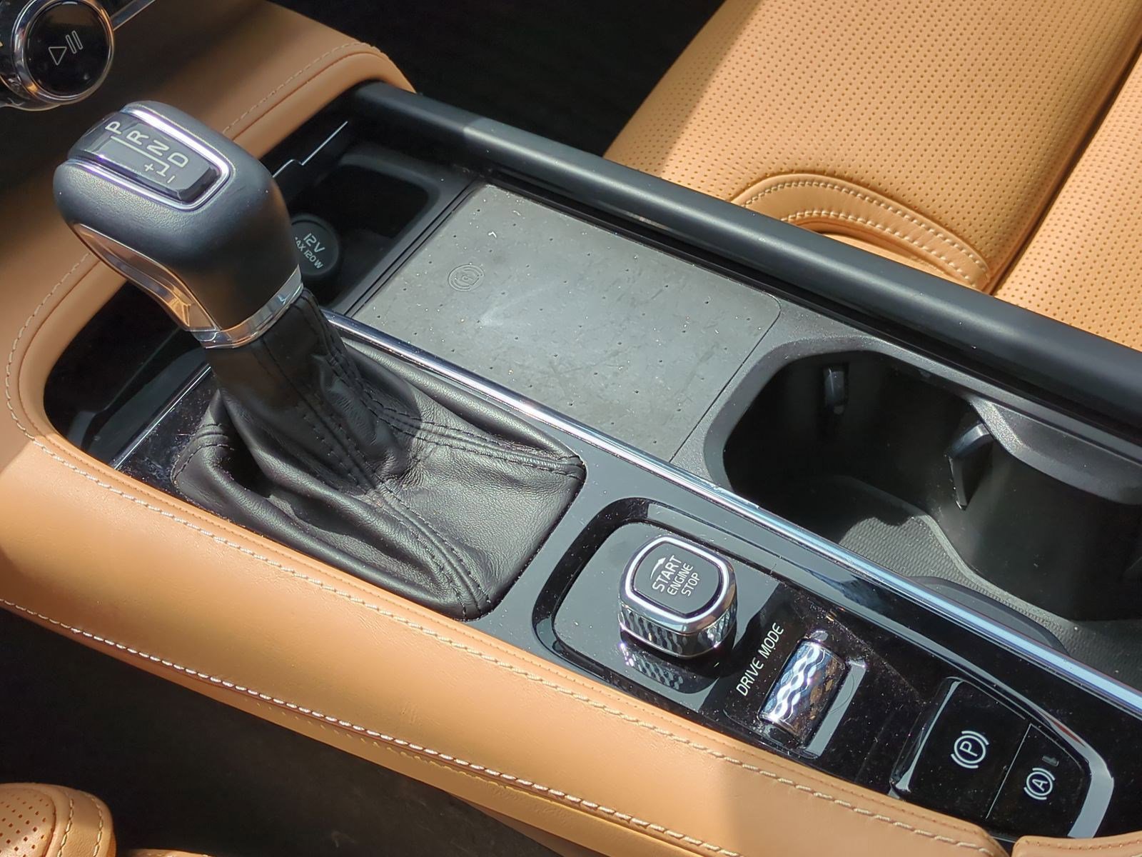 Used 2021 Volvo XC90 T6 Inscription w/ Lounge Package image 26