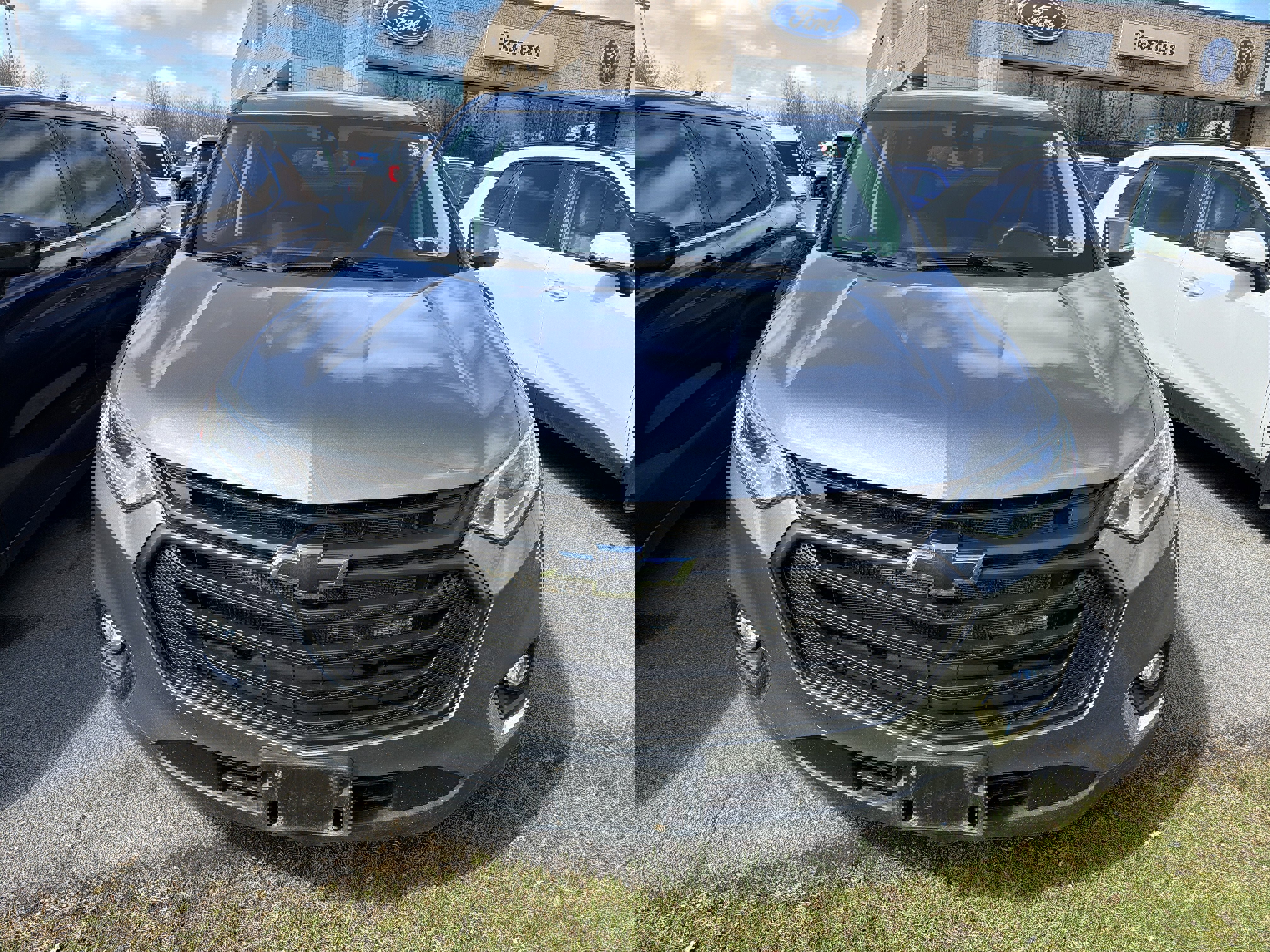 Used 2021 Chevrolet Traverse LT image 3