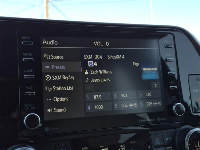 Used 2020 Toyota Highlander XLE image 40