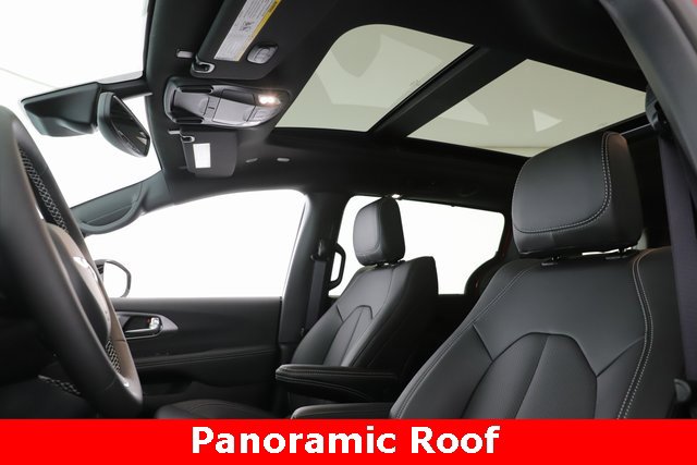 New 2026 Chrysler Pacifica Select image 18
