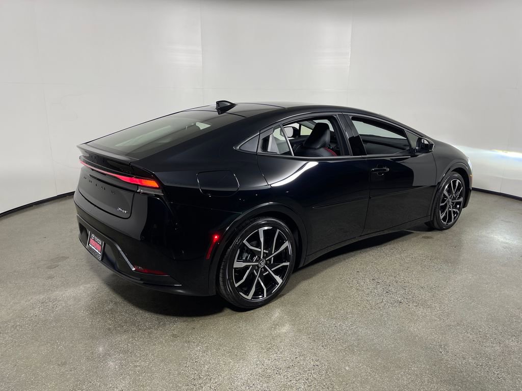 New 2026 Toyota Prius Plug-In Hybrid FWD image 3