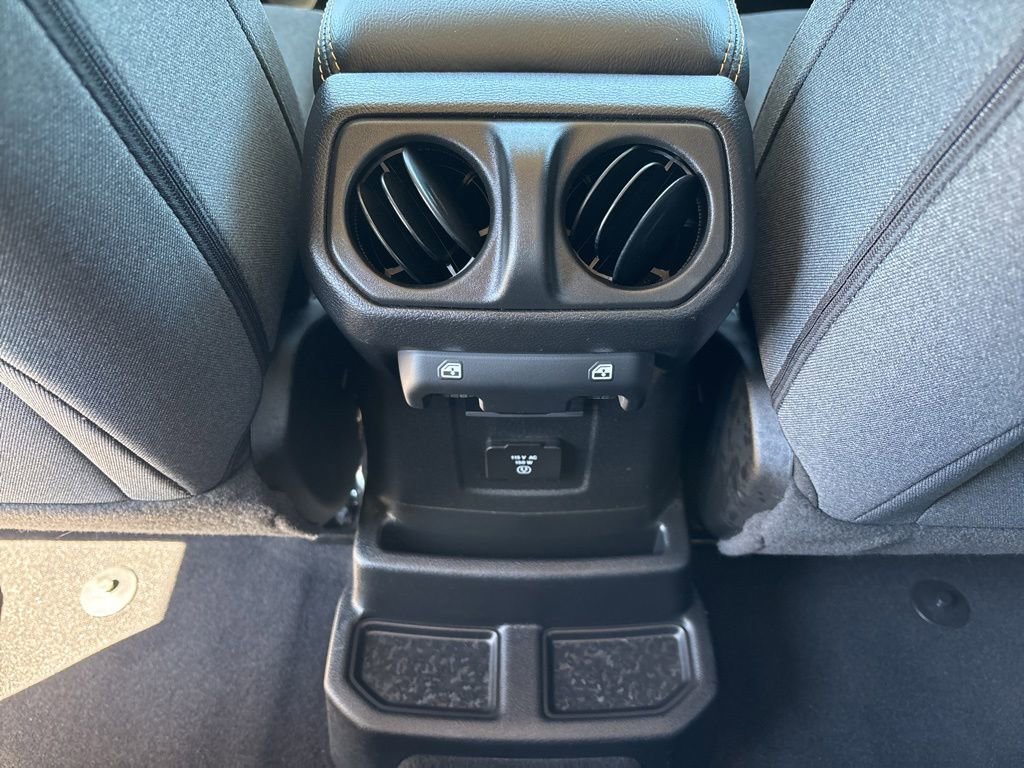Used 2025 Jeep Wrangler Unlimited Sahara AWD/4WD image 26