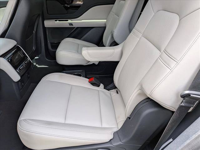 Used 2025 Lincoln Aviator 2WD image 18