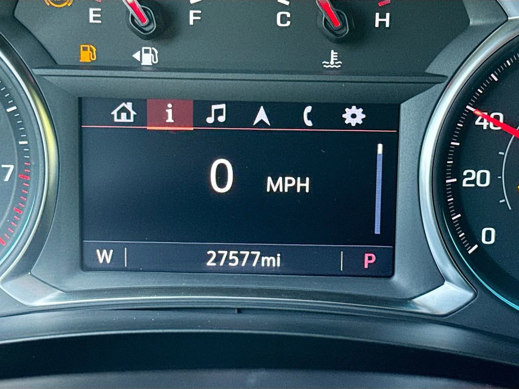 Used 2023 Chevrolet Traverse LT FWD image 14