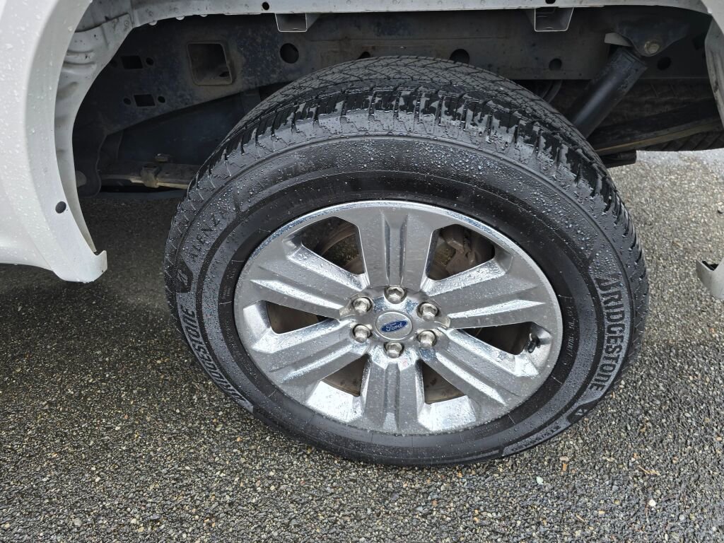 Used 2019 Ford F150 Lariat w/ Equipment Group 502A Luxury AWD/4WD image 5