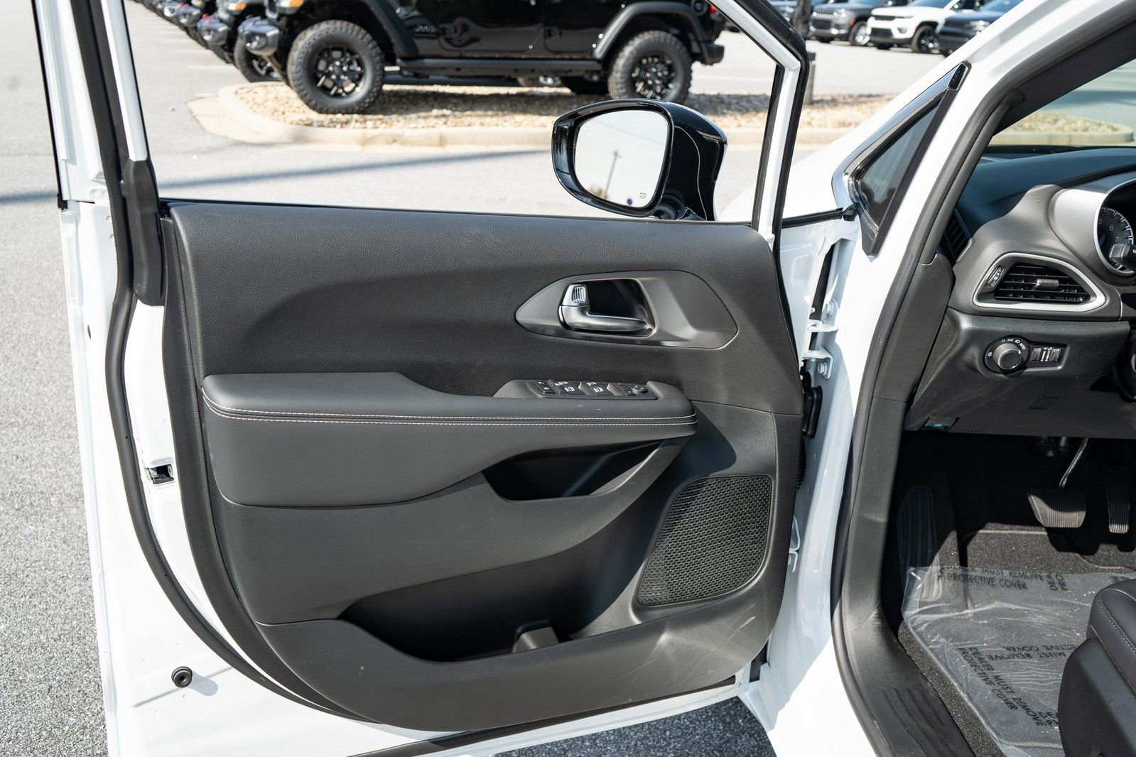 New 2026 Chrysler Voyager LX image 16