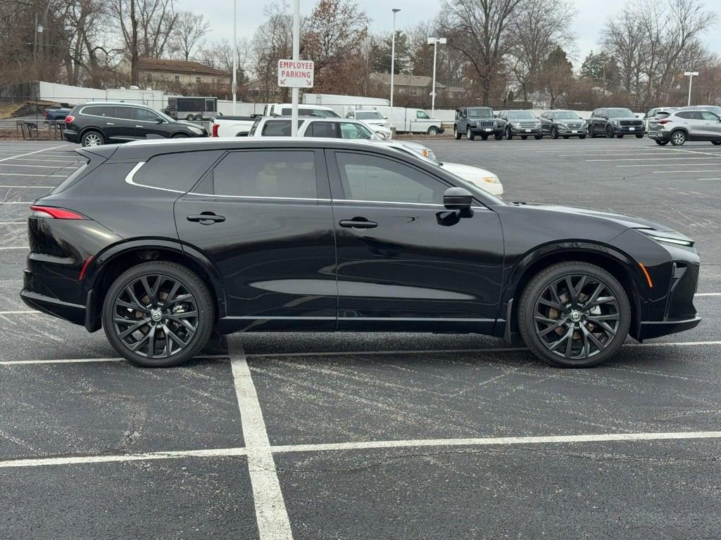 Certified 2025 Toyota Crown Signia w/ Advanced Technology Package image 2