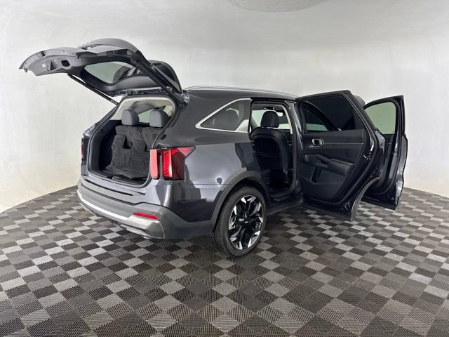 Certified 2025 Kia Sorento EX w/ Panoramic Sunroof Package FWD image 16