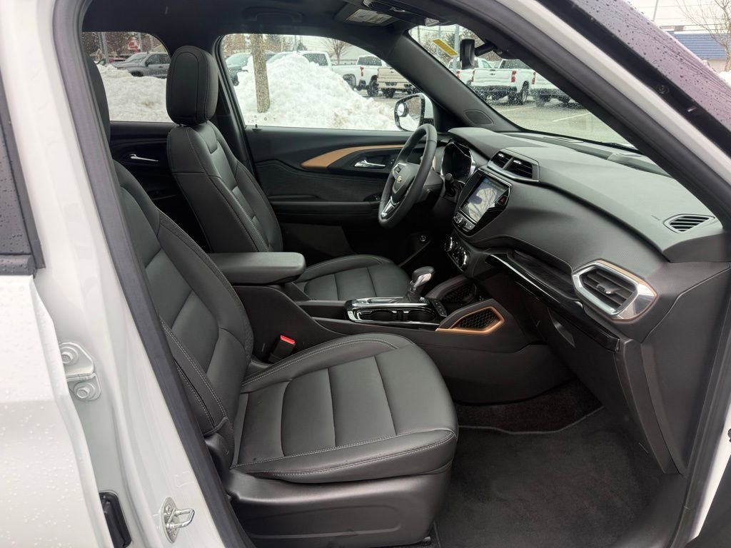 Used 2023 Chevrolet TrailBlazer ACTIV w/ Sun and Liftgate Package image 16