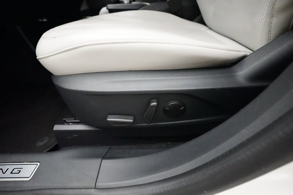 Used 2021 Ford Mustang Mach-E Premium AWD/4WD image 28