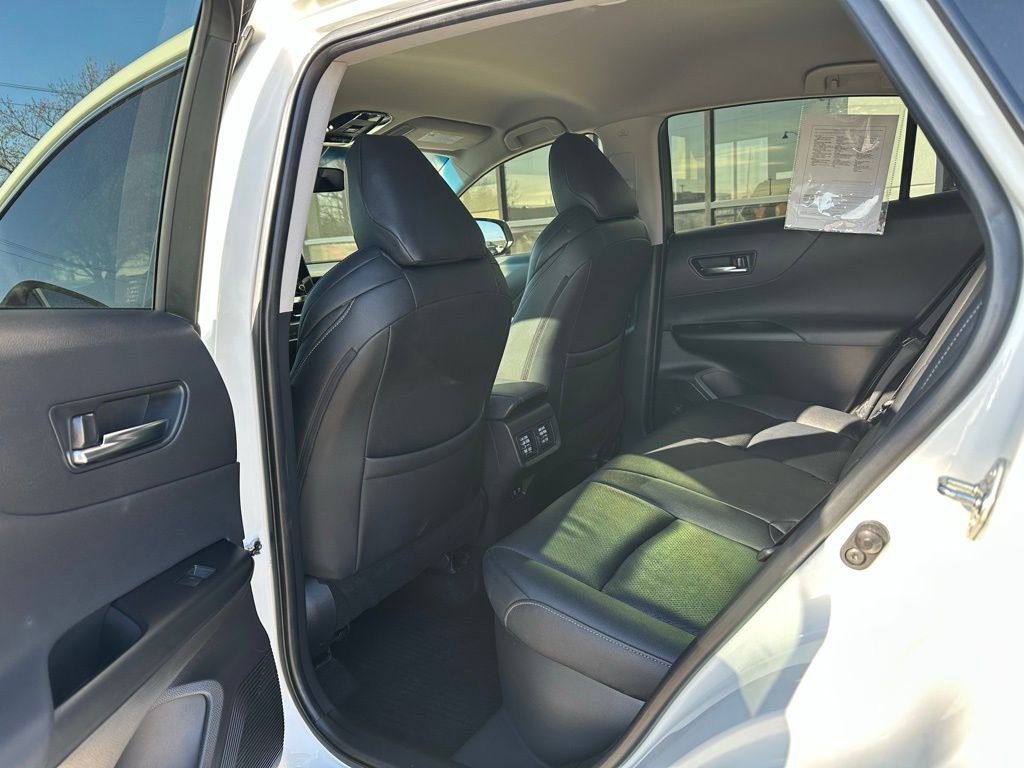 Used 2022 Toyota Venza XLE image 21