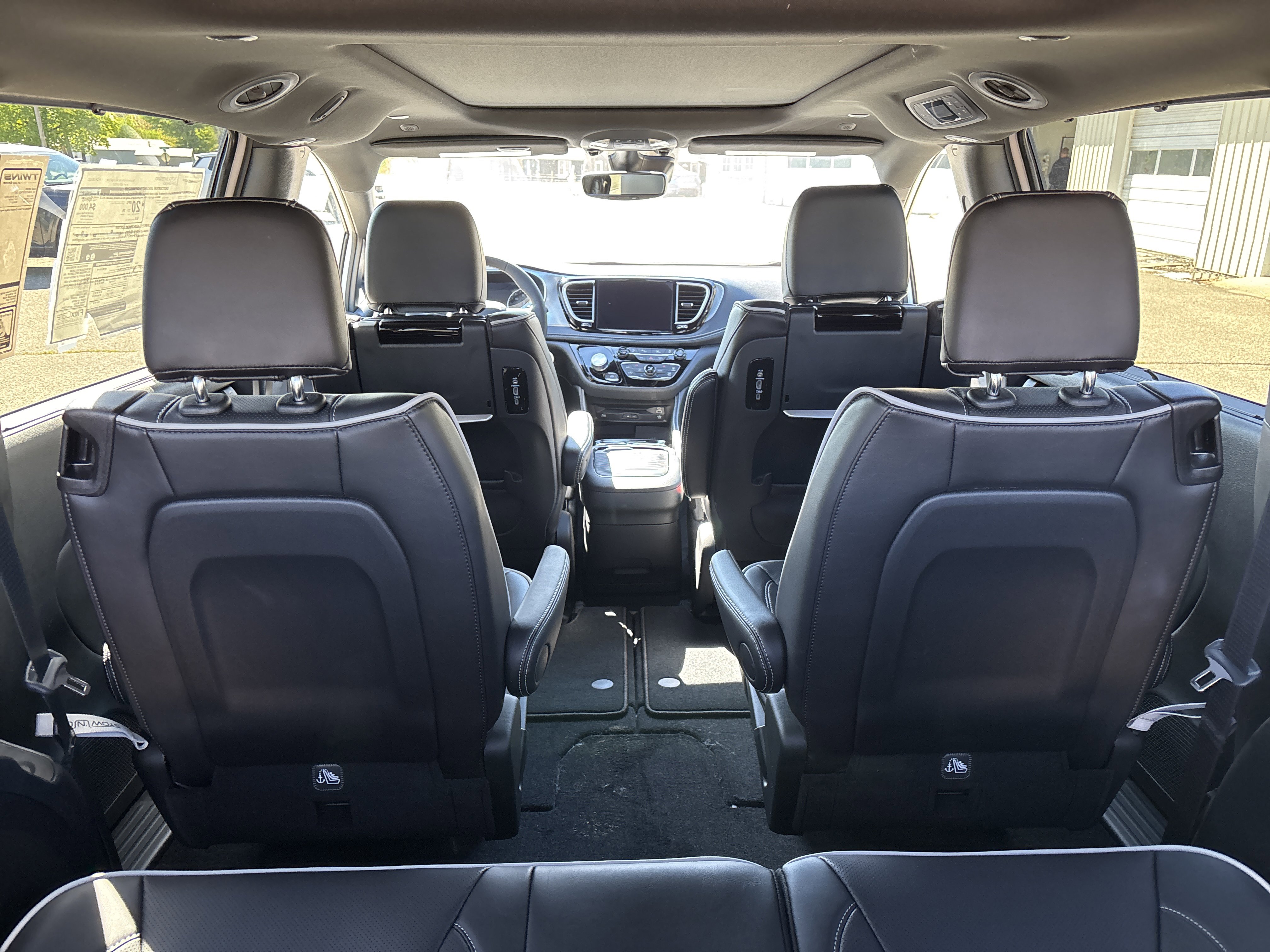 New 2026 Chrysler Pacifica Limited w/ Uconnect Theater Family Group AWD/4WD image 44