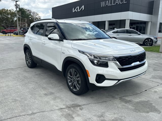 Certified 2023 Kia Seltos S w/ Navigation Package image 4