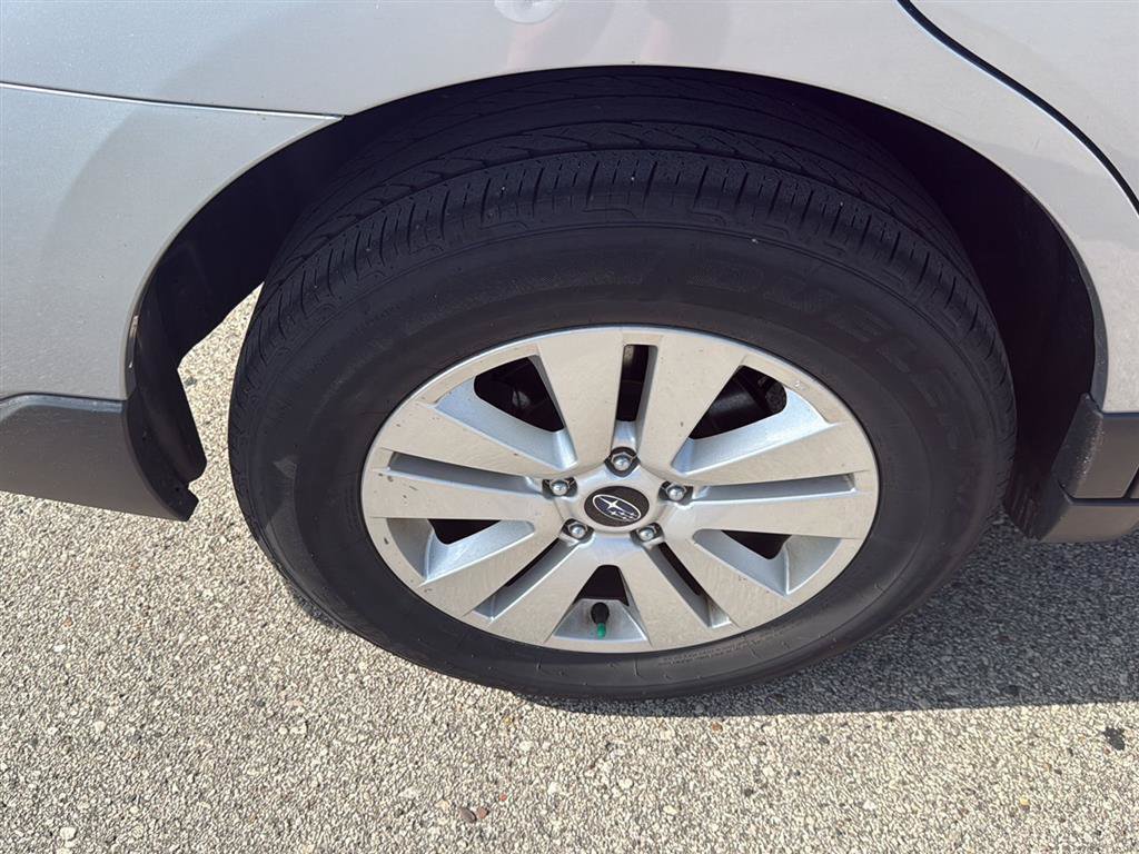 Used 2019 Subaru Outback 2.5i Premium AWD/4WD image 8