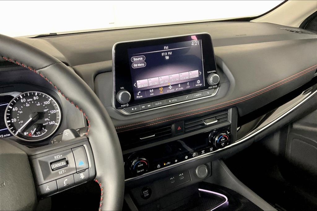 Certified 2025 Nissan Rogue SV image 11