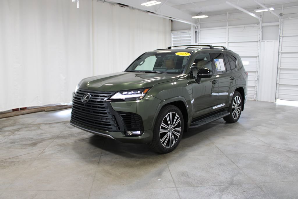 Used 2025 Lexus LX 700h Luxury image 4