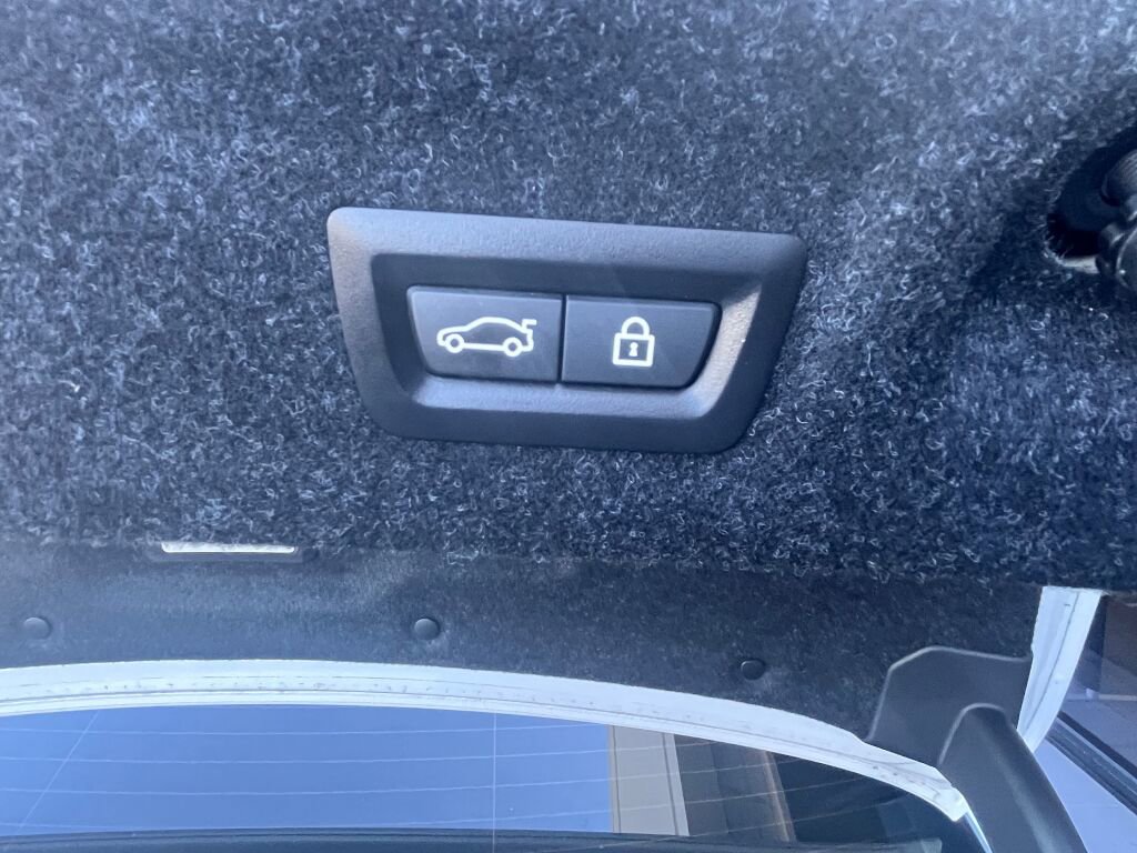 Used 2021 BMW 430i Coupe w/ Convenience Package image 29