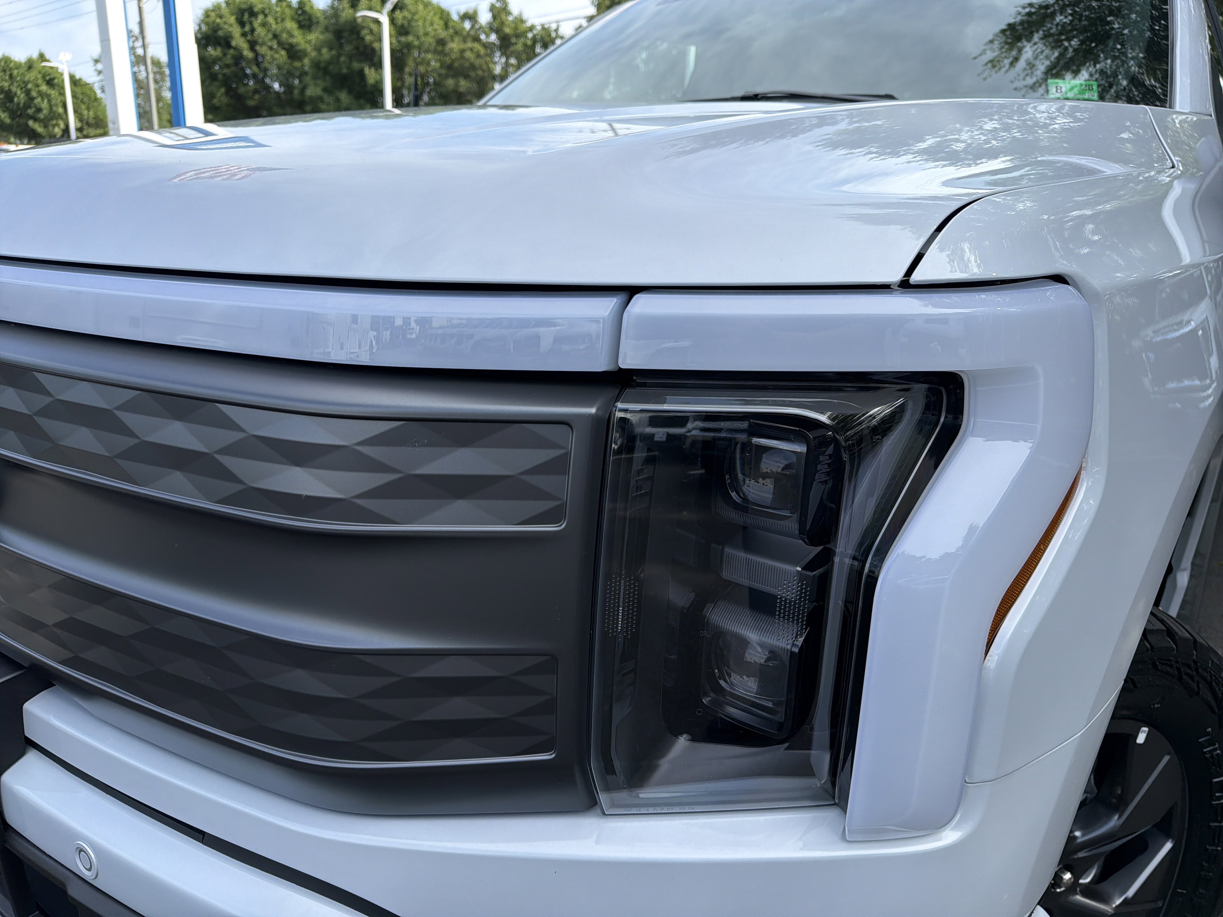 Used 2025 Ford F150 Lightning Lariat AWD/4WD image 6