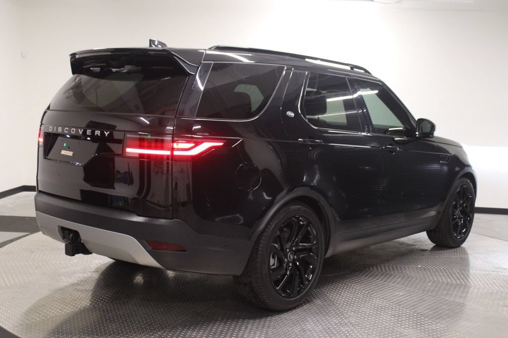 Used 2025 Land Rover Discovery S AWD/4WD image 7