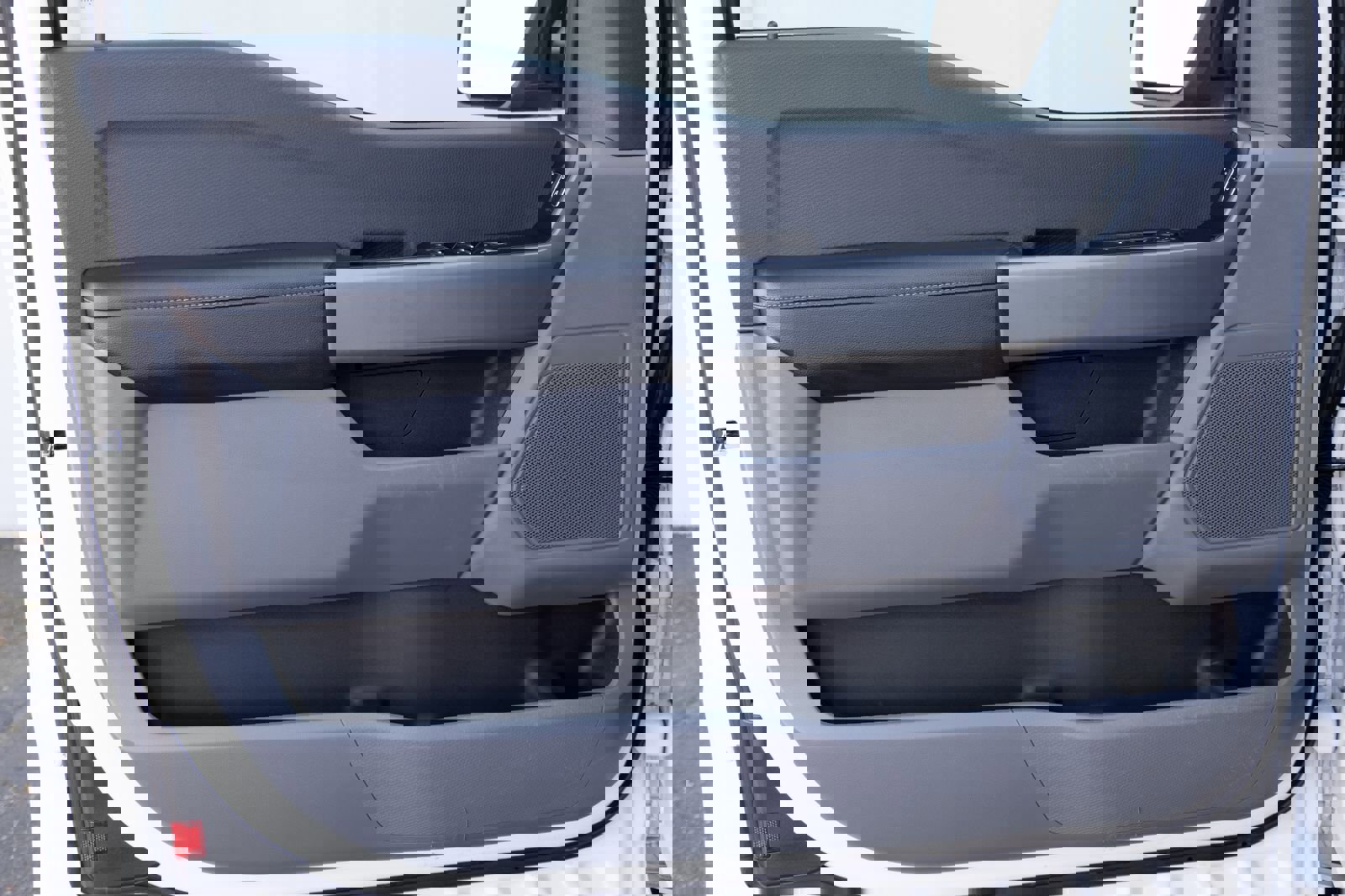 Used 2023 Ford F150 XLT w/ Trailer Tow Package image 11