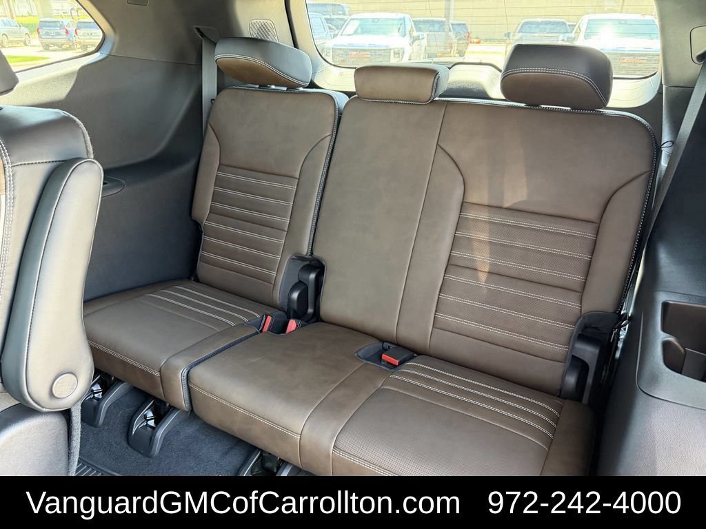 New 2026 GMC Acadia Denali Ultimate w/ LPO, Floor Liner Package AWD/4WD image 26